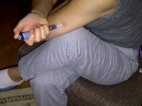 Insulin Kalemi Ile Koldan Enjeksiyon Diyabetimben Com